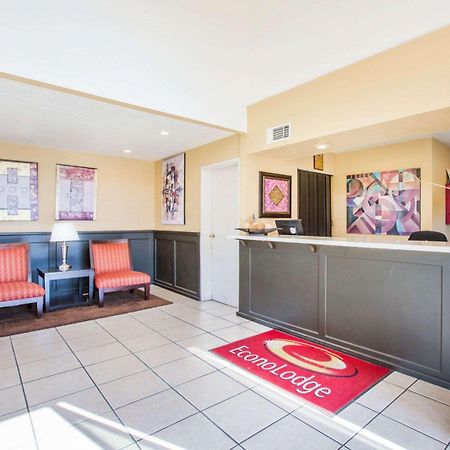 Econo Lodge Inn & Suites Lodi - Wine Country Area Bagian luar foto