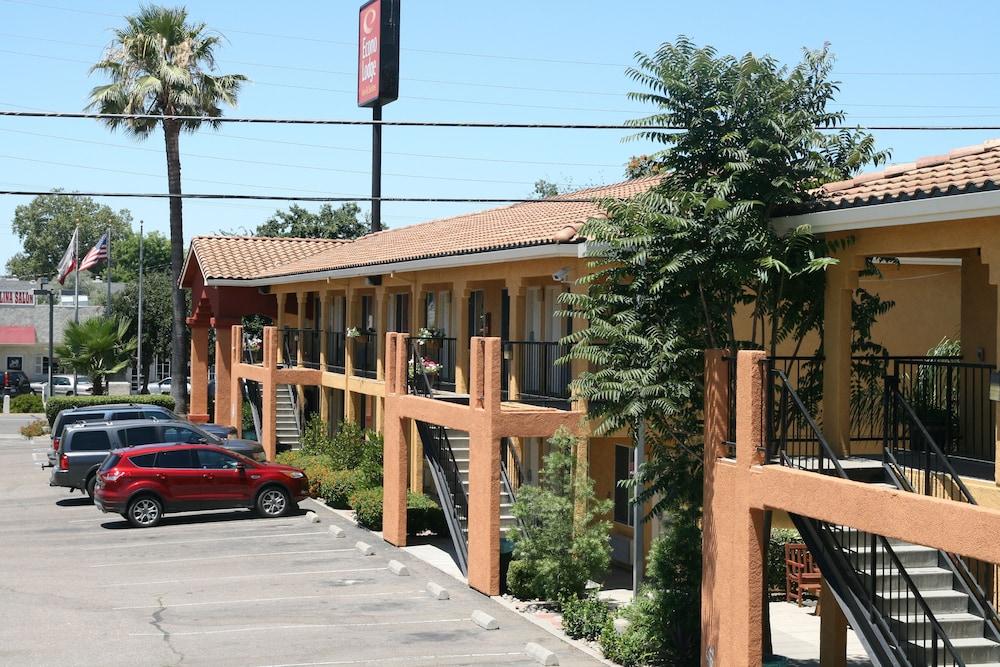 Econo Lodge Inn & Suites Lodi - Wine Country Area Bagian luar foto