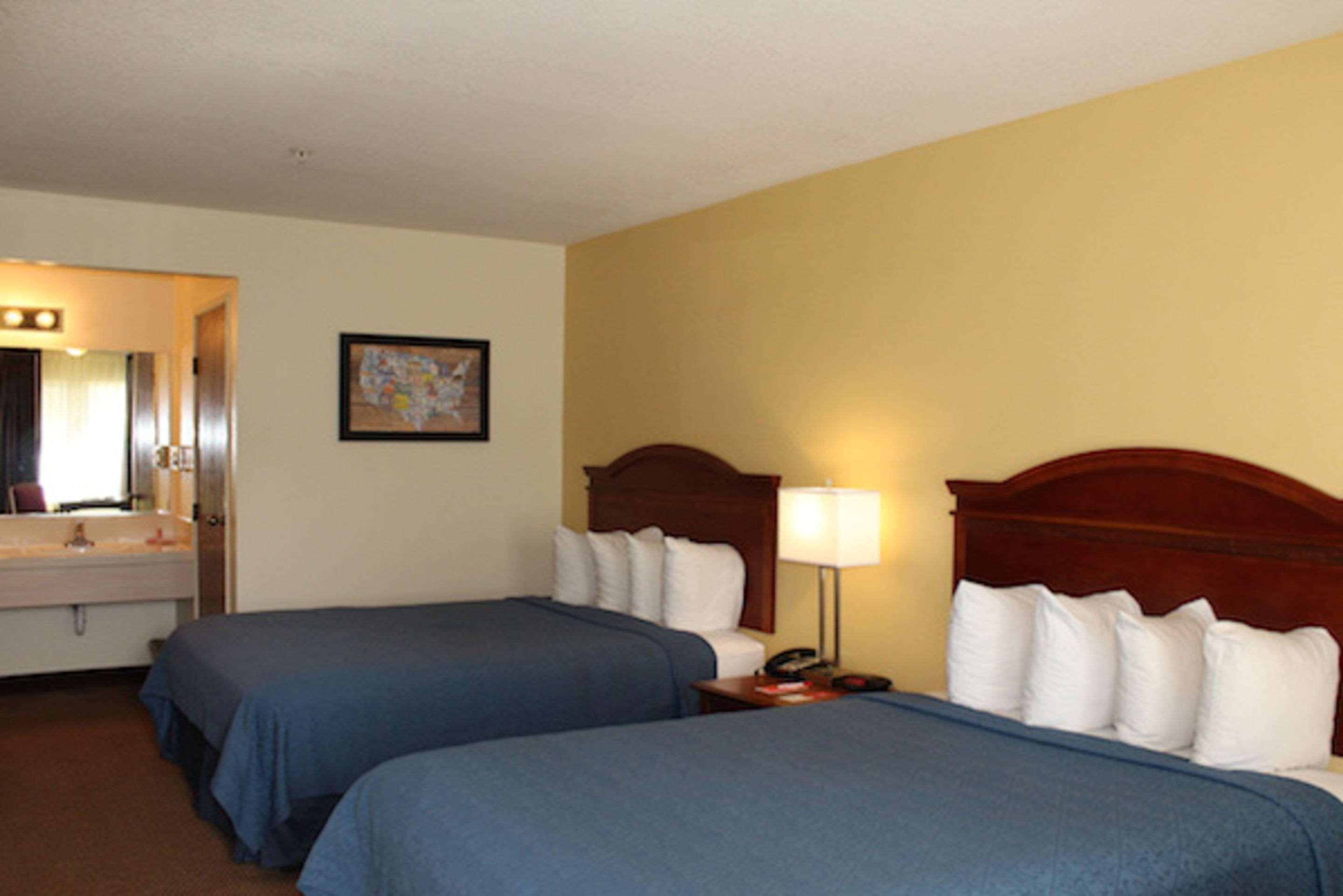 Econo Lodge Inn & Suites Lodi - Wine Country Area Bagian luar foto