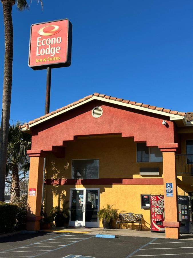 Econo Lodge Inn & Suites Lodi - Wine Country Area Bagian luar foto