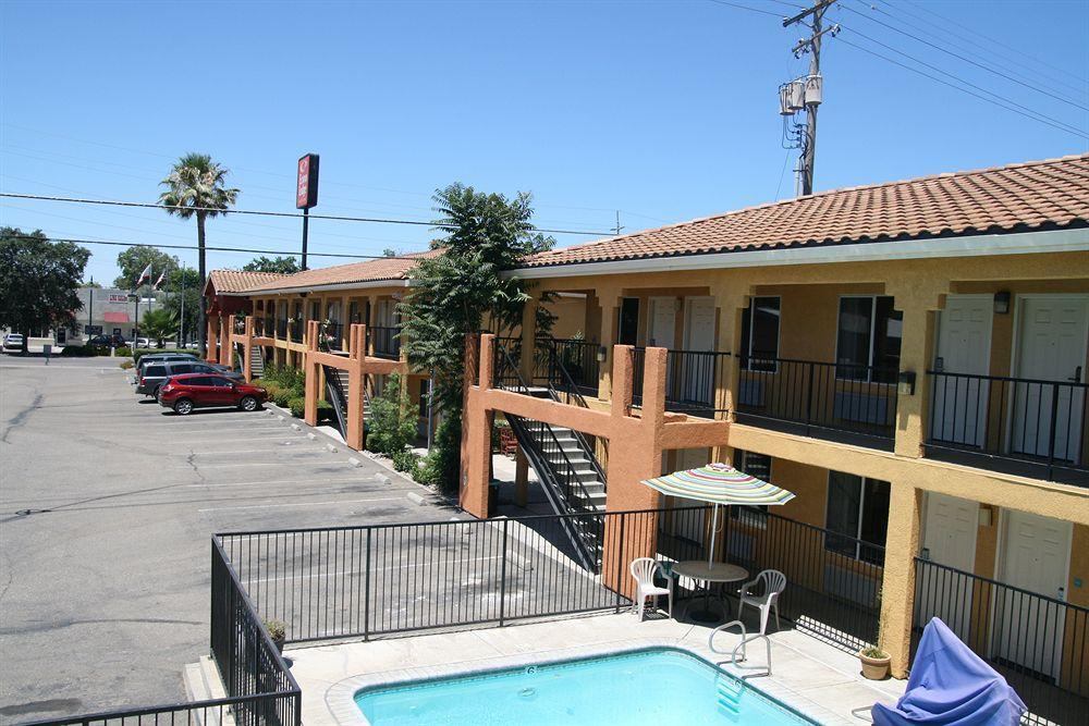 Econo Lodge Inn & Suites Lodi - Wine Country Area Bagian luar foto