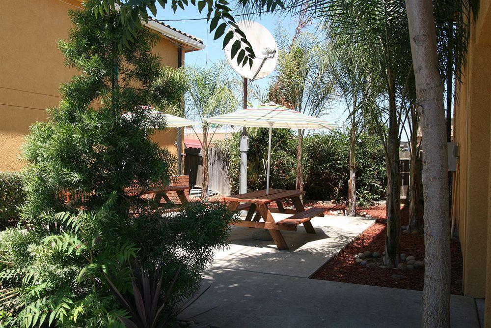 Econo Lodge Inn & Suites Lodi - Wine Country Area Bagian luar foto
