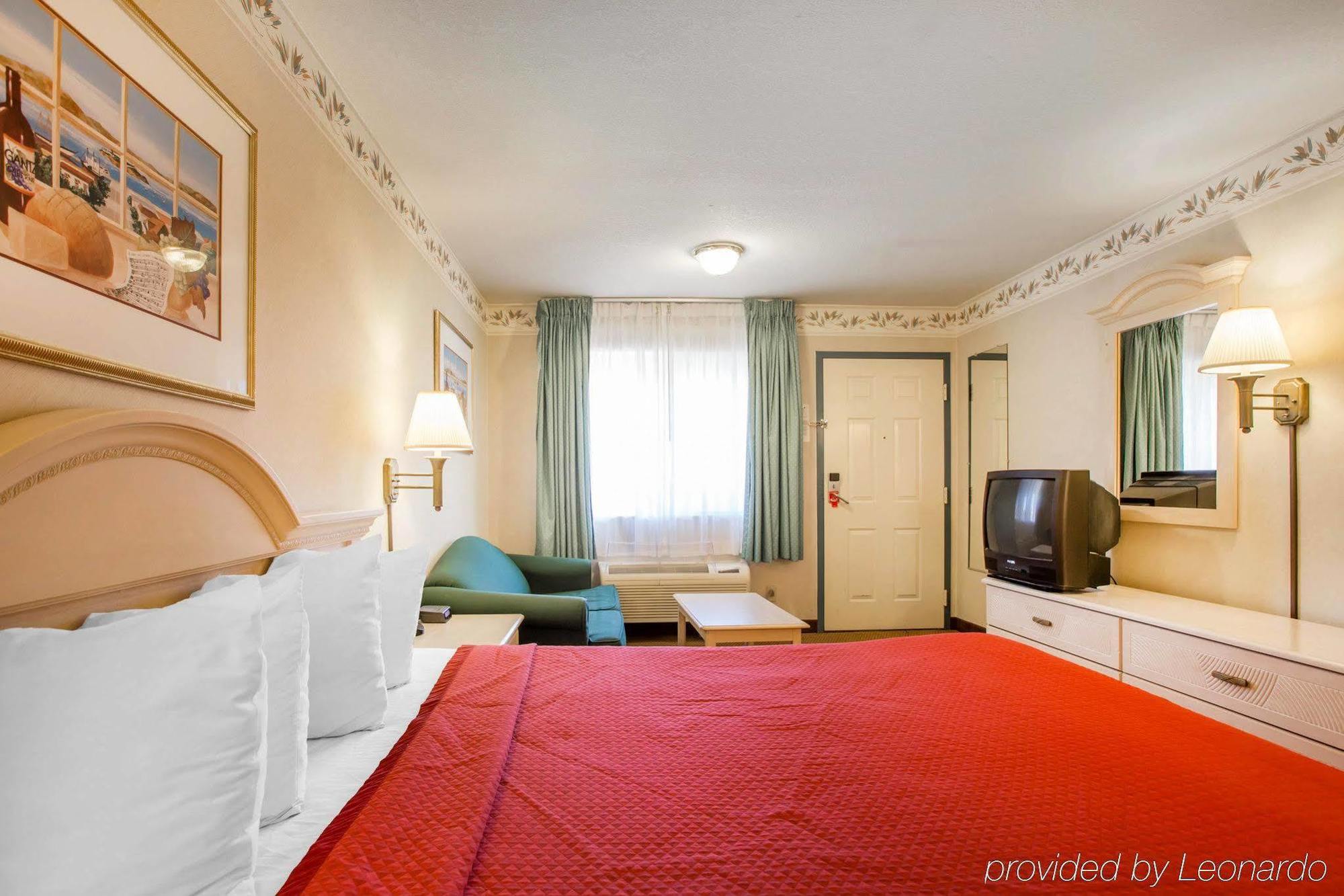 Econo Lodge Inn & Suites Lodi - Wine Country Area Bagian luar foto