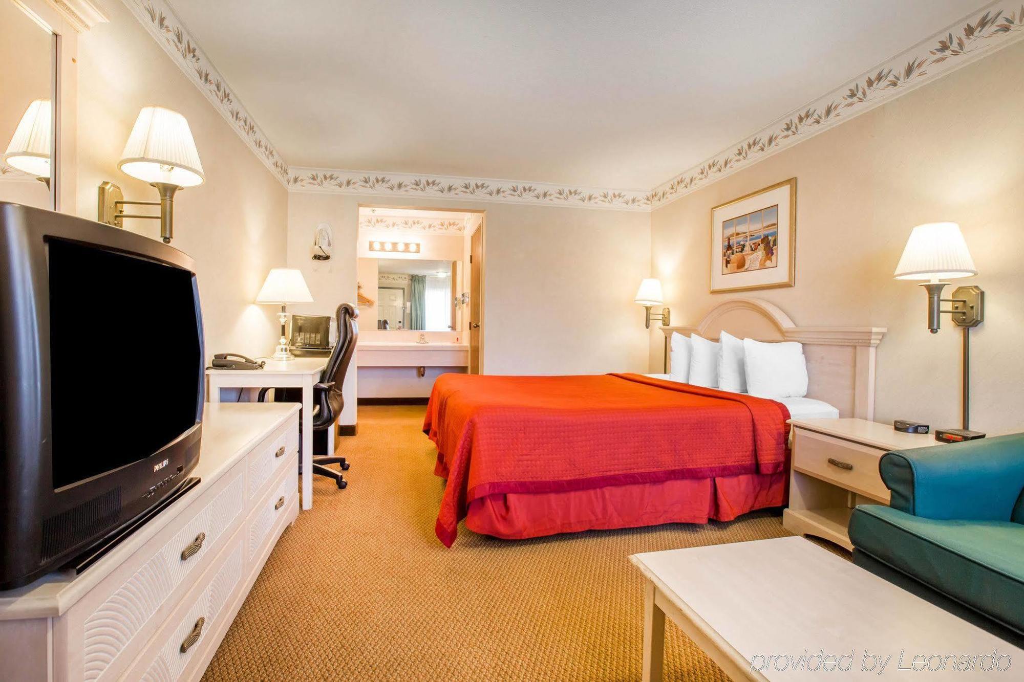 Econo Lodge Inn & Suites Lodi - Wine Country Area Bagian luar foto