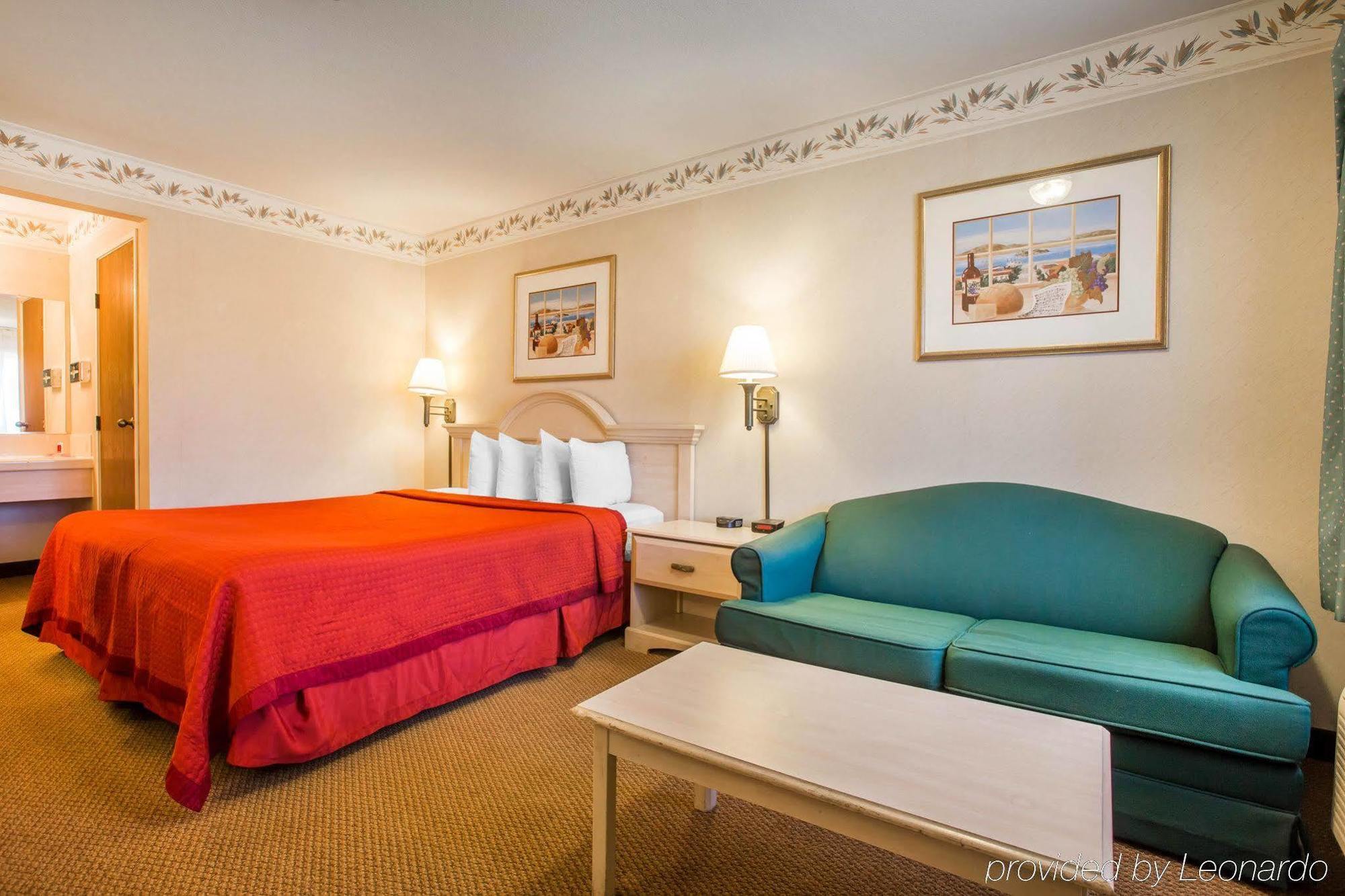Econo Lodge Inn & Suites Lodi - Wine Country Area Bagian luar foto