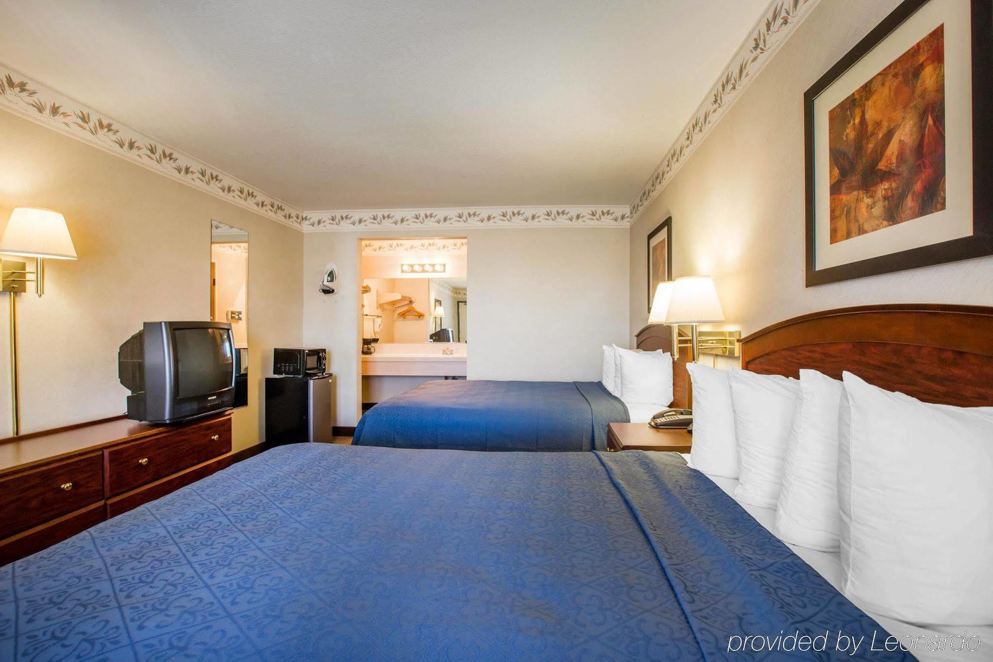 Econo Lodge Inn & Suites Lodi - Wine Country Area Bagian luar foto