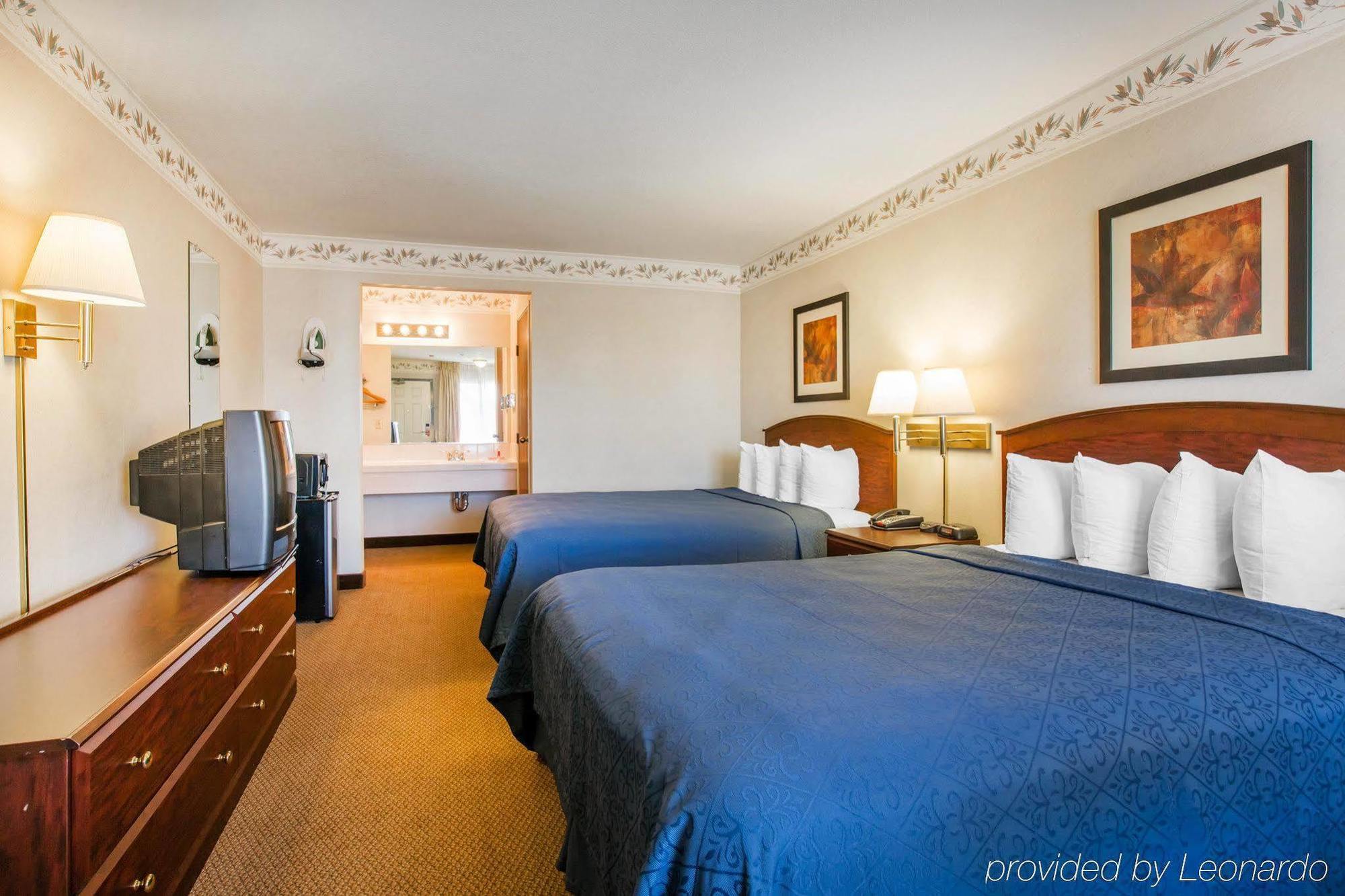 Econo Lodge Inn & Suites Lodi - Wine Country Area Bagian luar foto