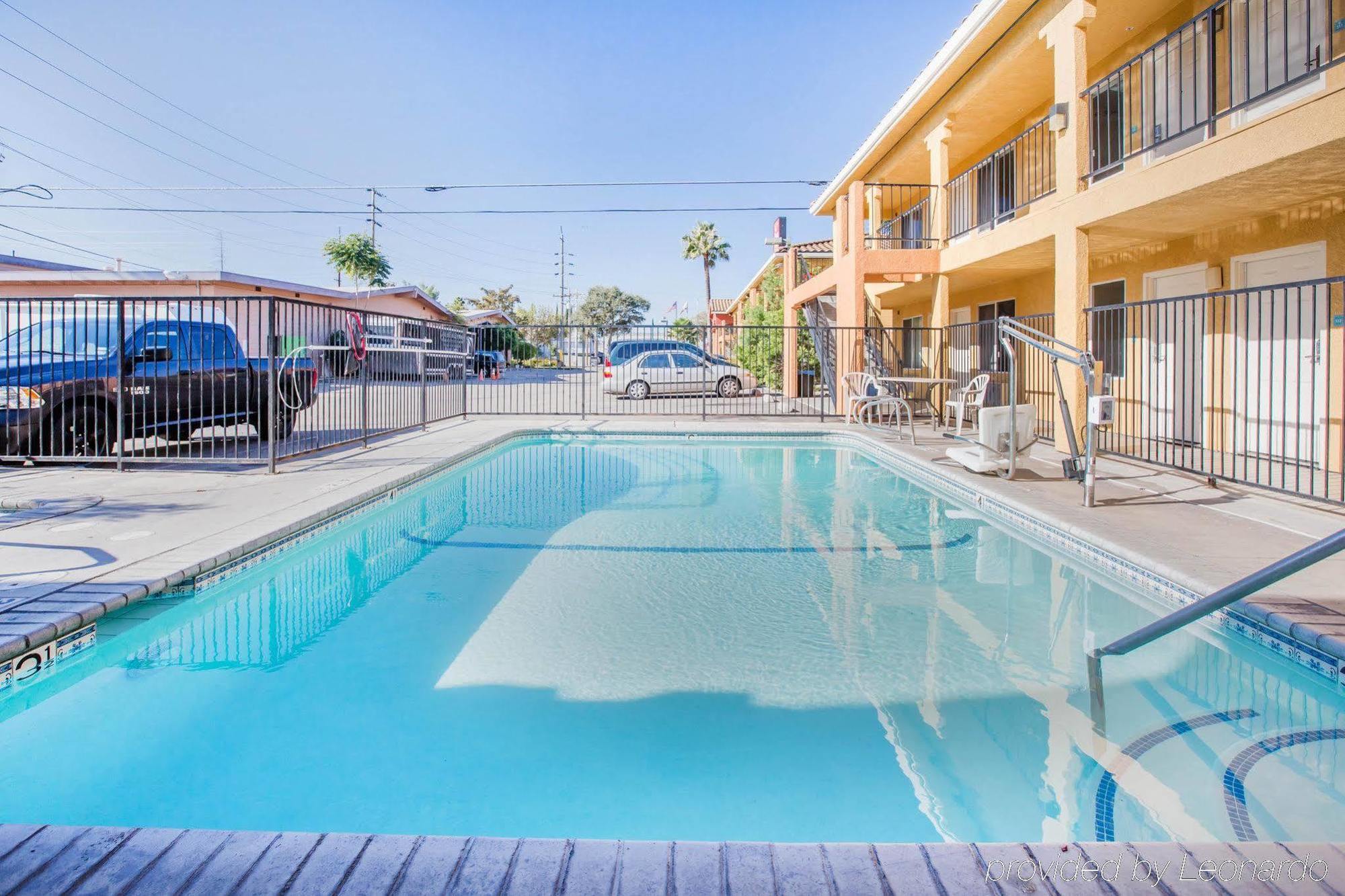 Econo Lodge Inn & Suites Lodi - Wine Country Area Bagian luar foto