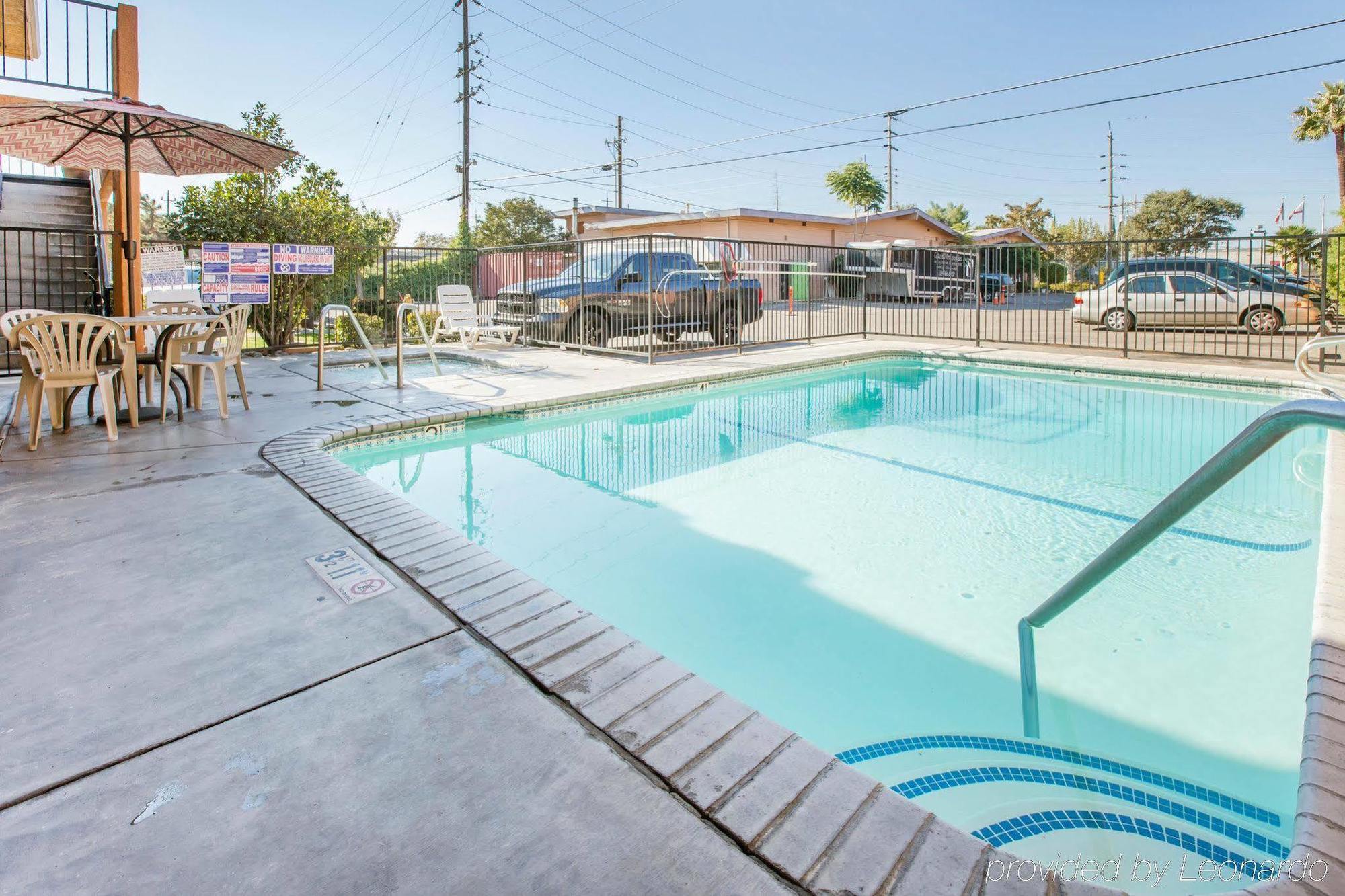 Econo Lodge Inn & Suites Lodi - Wine Country Area Bagian luar foto