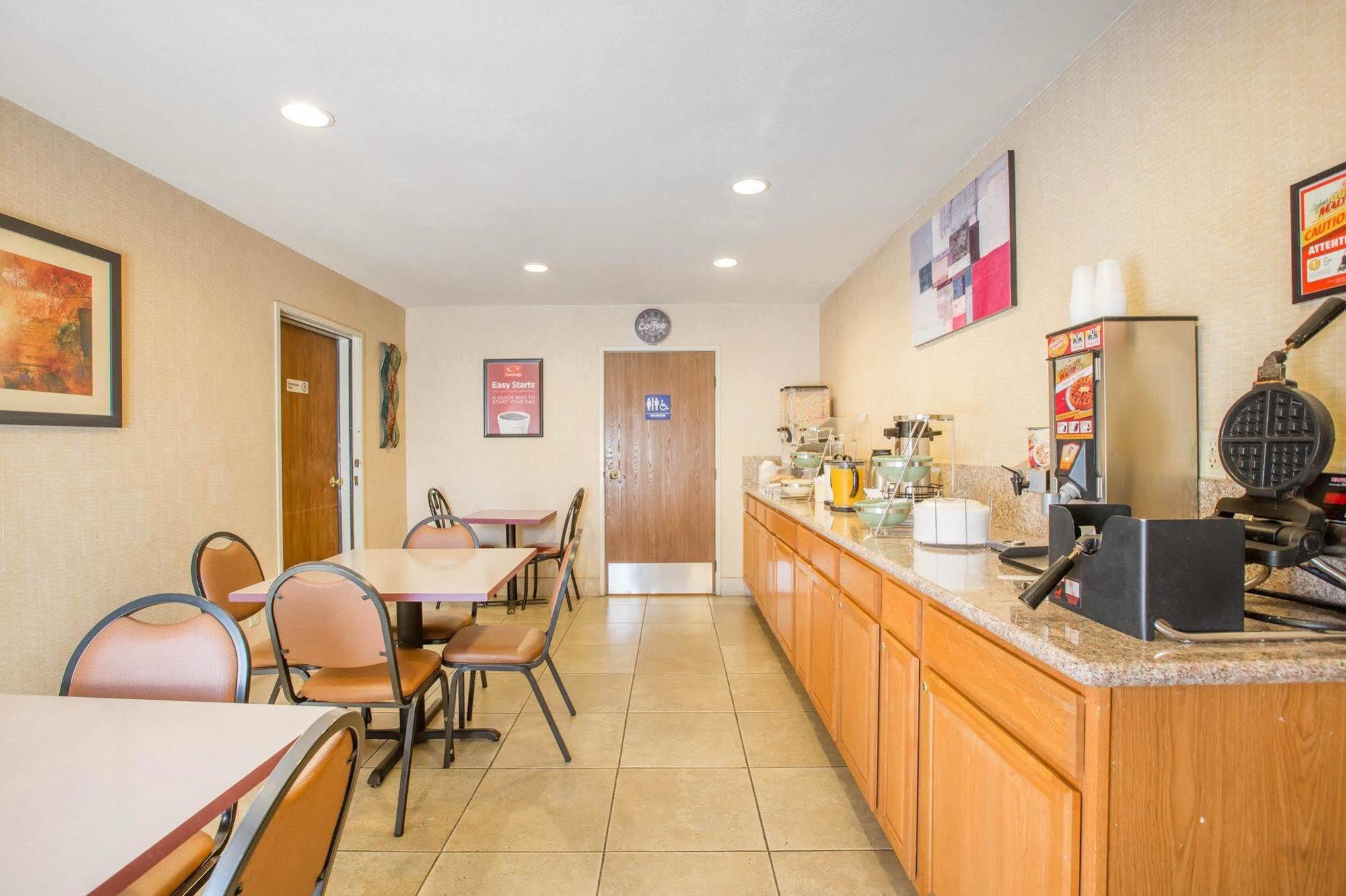 Econo Lodge Inn & Suites Lodi - Wine Country Area Bagian luar foto