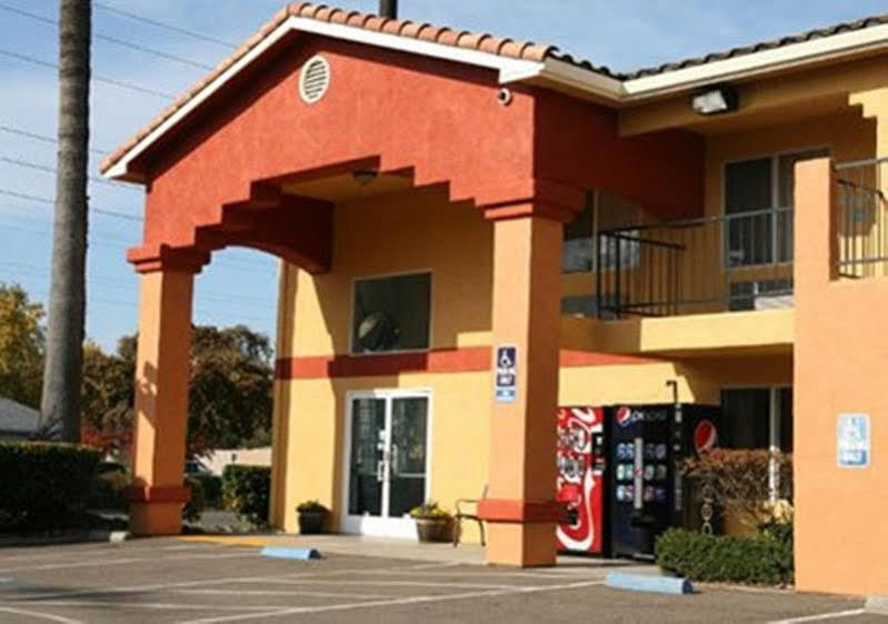 Econo Lodge Inn & Suites Lodi - Wine Country Area Bagian luar foto